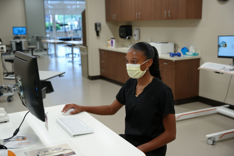 Exercise and Sport Science Minor: Medical Anthropology Expected Graduation Date: May 2023 Hometown: Woodbridge, VA Future Aspirations: After earning her undergraduate degree, Sydney Banks plans to pursue a Master’s degree in health administration. She aspires to innovate and transform the healthcare delivery experience by utilizing technology to provide more accessible, affordable, and equitable care for all. She will work with healthcare organizations and community partners to educate others regarding the positive impact that exercising and practicing a healthy lifestyle have upon one’s quality and length of life.